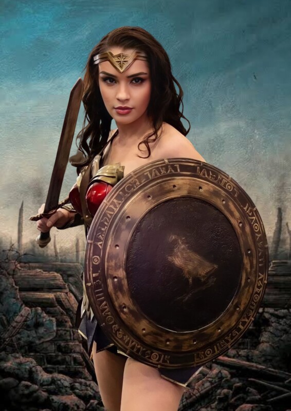 Bia Santoli - Cosplay Mulher Maravilha - Foto: Acervo Pessoal