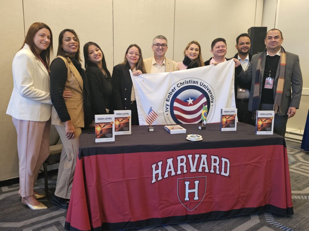 Professores e alunos da Enber Christian University participaram da High Level Conference